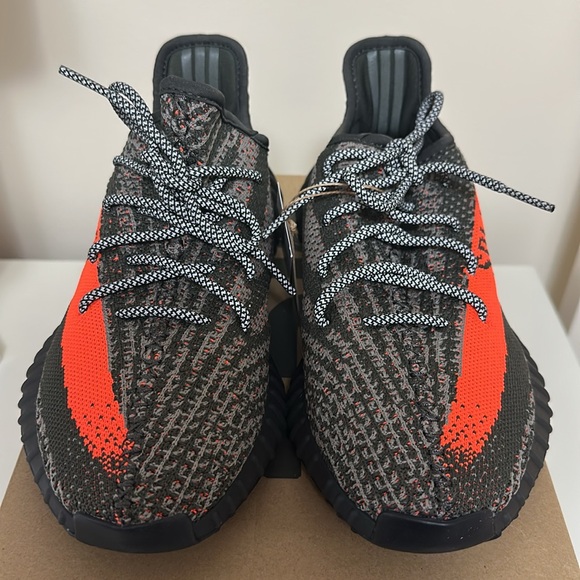 YEEZY BOOST 350 V2